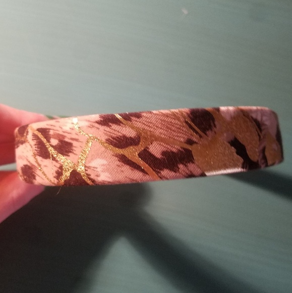 NWOT Headband Cheetah with Gold Paint - Picture 2 of 3
